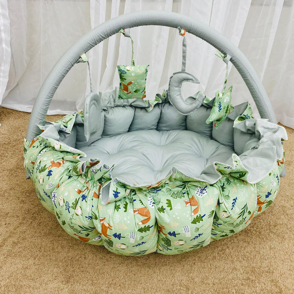 Printed Cotton Baby Round Cot with Pillows-Little Trees